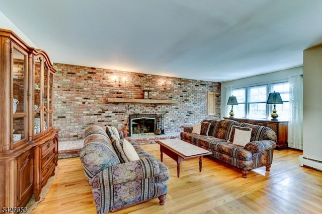 35 Payson Rd, Pequannock Twp., NJ 07440