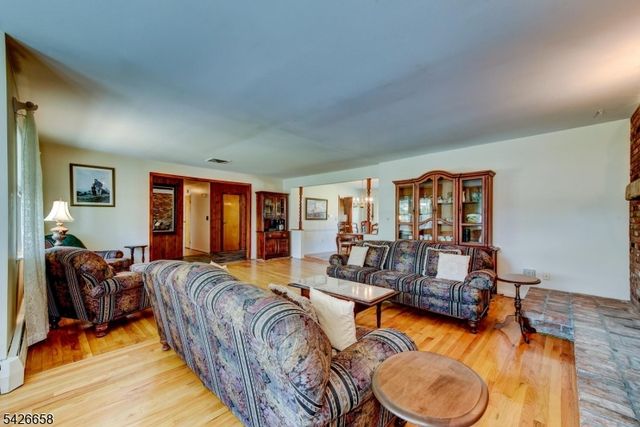 35 Payson Rd, Pequannock Twp., NJ 07440