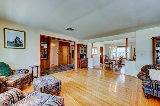 35 Payson Rd, Pequannock Twp., NJ 07440