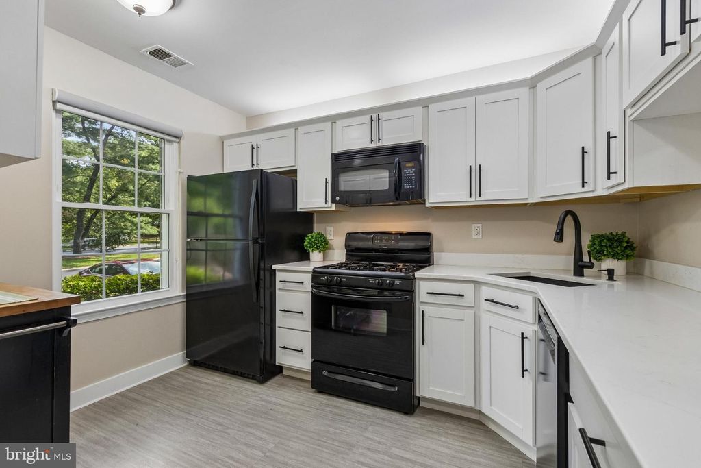 32 MAGNOLIA CT, LAWRENCE TOWNSHIP, NJ 08648 — photo 5