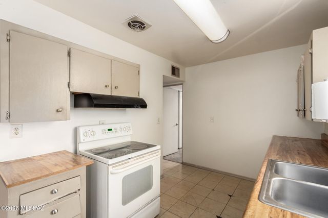 4126 E Valentine Street, Tucson, AZ 85711