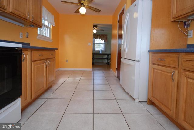 4 S LINDEN LN S, Plainsboro, NJ 08536