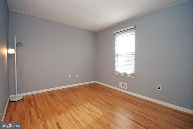 4 S LINDEN LN S, Plainsboro, NJ 08536