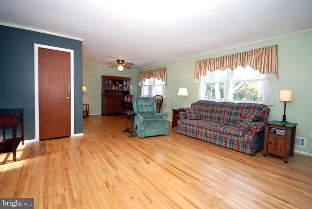 4 S LINDEN LN S, Plainsboro, NJ 08536