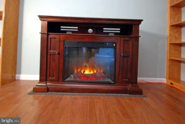 4 S LINDEN LN S, Plainsboro, NJ 08536