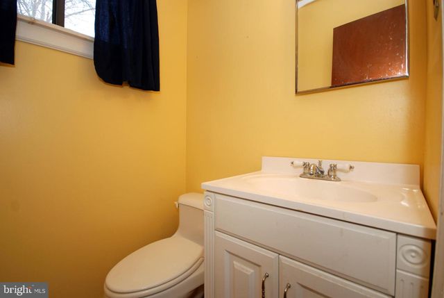 4 S LINDEN LN S, Plainsboro, NJ 08536