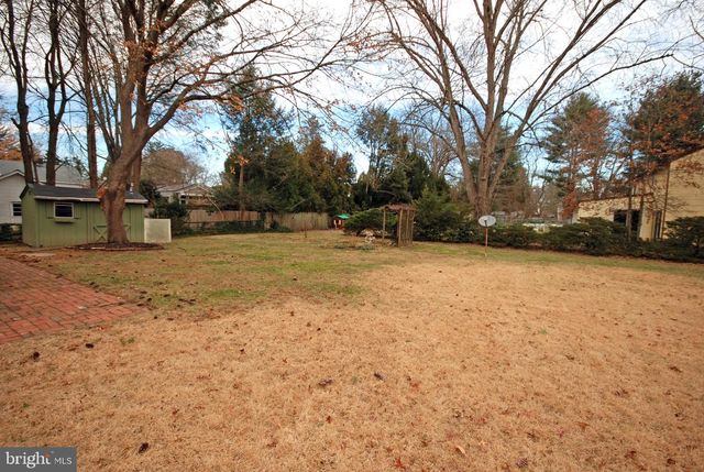 4 S LINDEN LN S, Plainsboro, NJ 08536