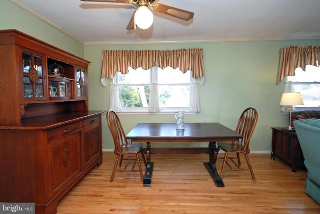 4 S LINDEN LN S, Plainsboro, NJ 08536