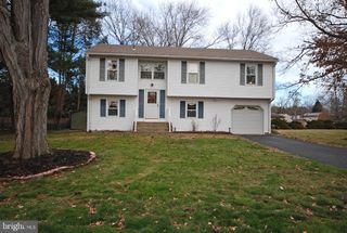 4 S LINDEN LN S, Plainsboro, NJ 08536