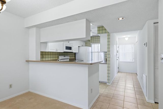 421 CERROMAR TERRACE 370, Venice, FL 34293