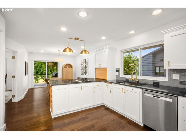 4480 Nw MALHUER Ave, Portland, OR 97229