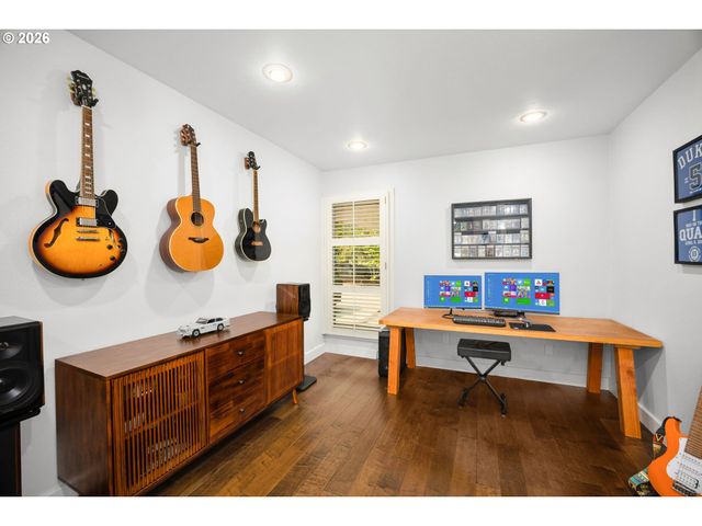 4480 Nw MALHUER Ave, Portland, OR 97229