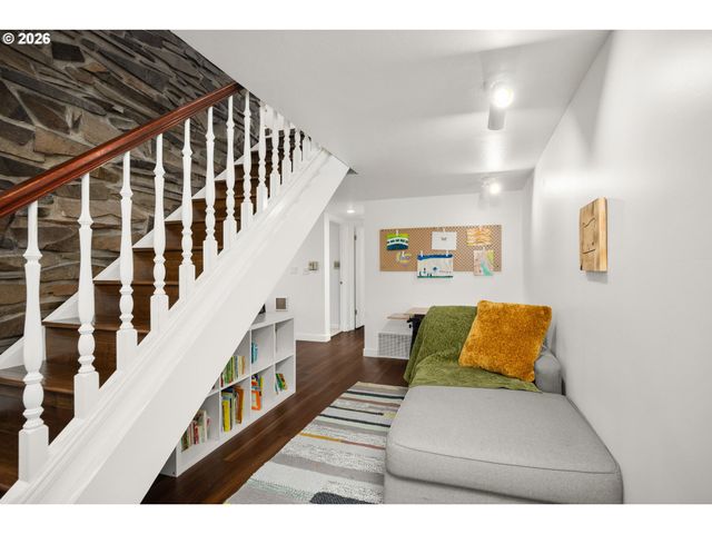 4480 Nw MALHUER Ave, Portland, OR 97229