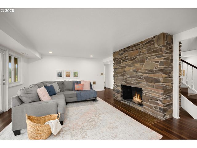 4480 Nw MALHUER Ave, Portland, OR 97229