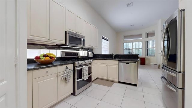10072 Armani Drive, Boynton Beach, FL 33437