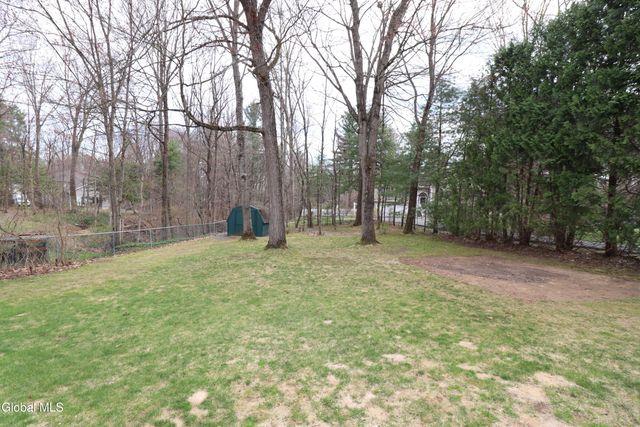6967 Suzanne Court, Guilderland, NY 12303