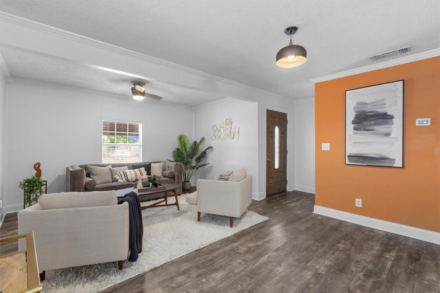 1125 Christie DR, Austin, TX 78721