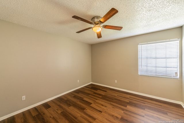 554 Dukeway Apt 1, Universal City, TX 78148