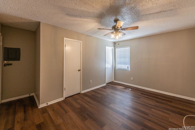 554 Dukeway Apt 1, Universal City, TX 78148