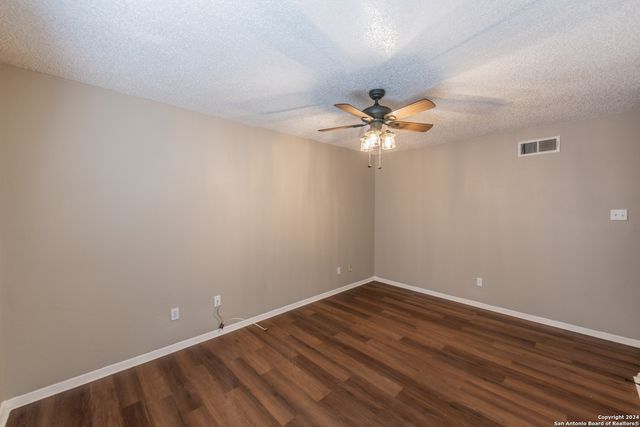 554 Dukeway Apt 1, Universal City, TX 78148