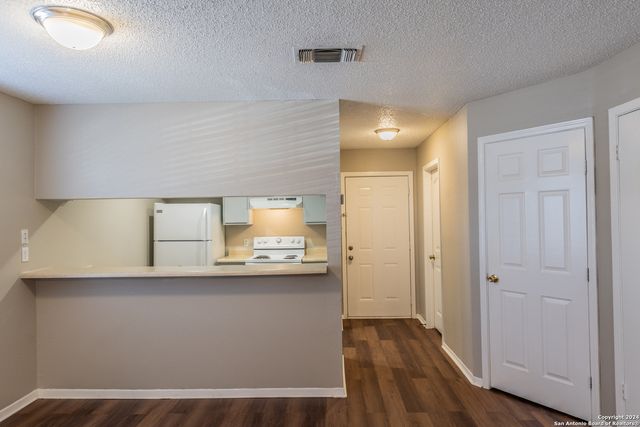 554 Dukeway Apt 1, Universal City, TX 78148