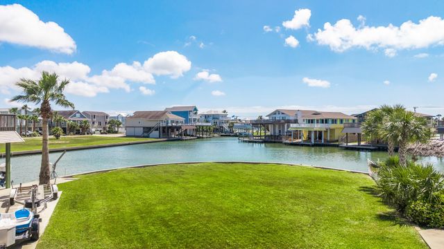 547 Sunset Circle, Tiki Island, TX 77554