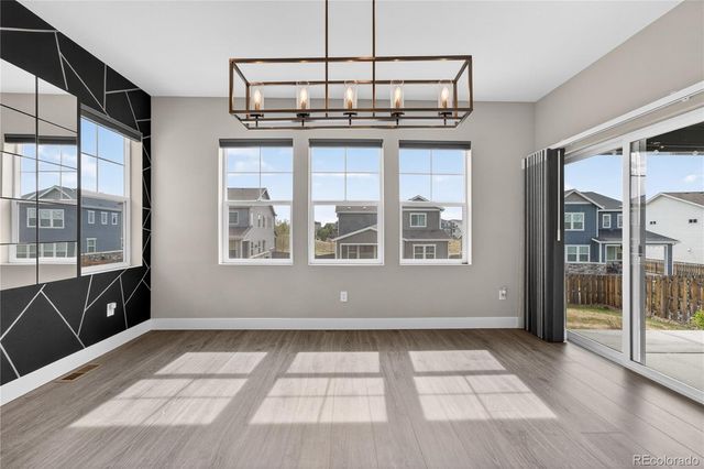 127 N Oak Hill Way, Aurora, CO 80018