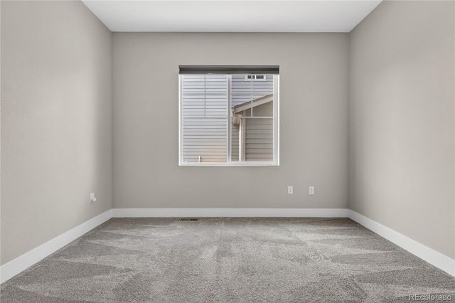 127 N Oak Hill Way, Aurora, CO 80018