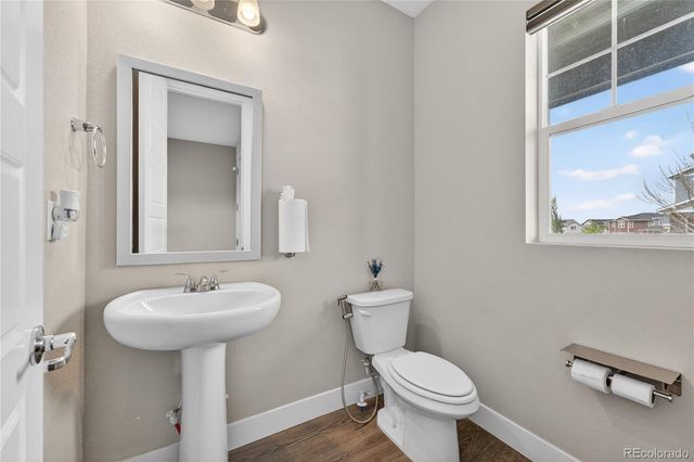 127 N Oak Hill Way, Aurora, CO 80018