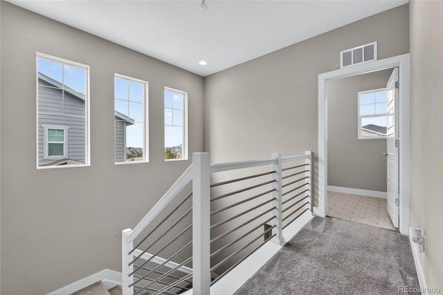 127 N Oak Hill Way, Aurora, CO 80018