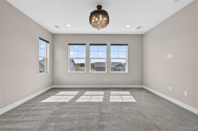 127 N Oak Hill Way, Aurora, CO 80018