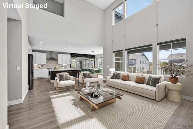 127 N Oak Hill Way, Aurora, CO 80018