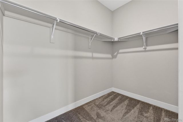 127 N Oak Hill Way, Aurora, CO 80018