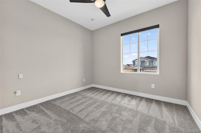 127 N Oak Hill Way, Aurora, CO 80018