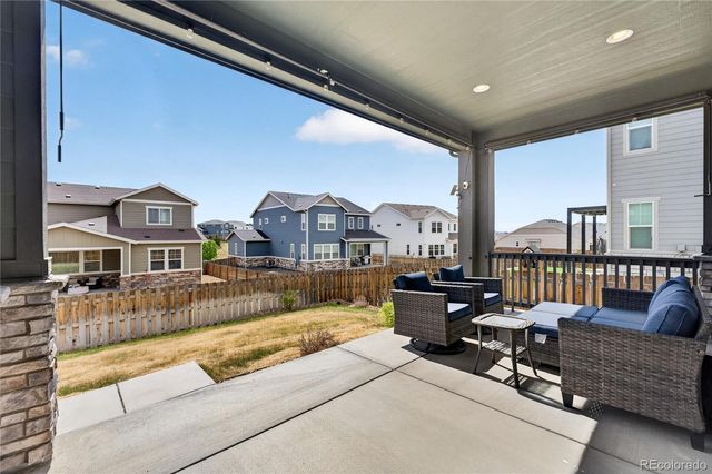 127 N Oak Hill Way, Aurora, CO 80018