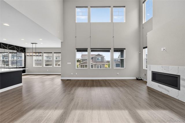 127 N Oak Hill Way, Aurora, CO 80018