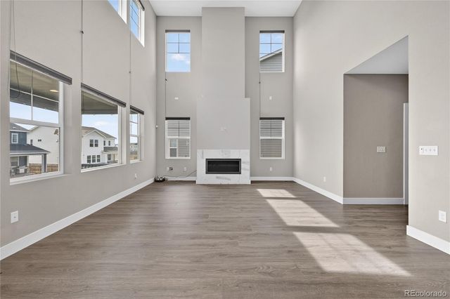 127 N Oak Hill Way, Aurora, CO 80018