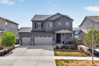 127 N Oak Hill Way, Aurora, CO 80018