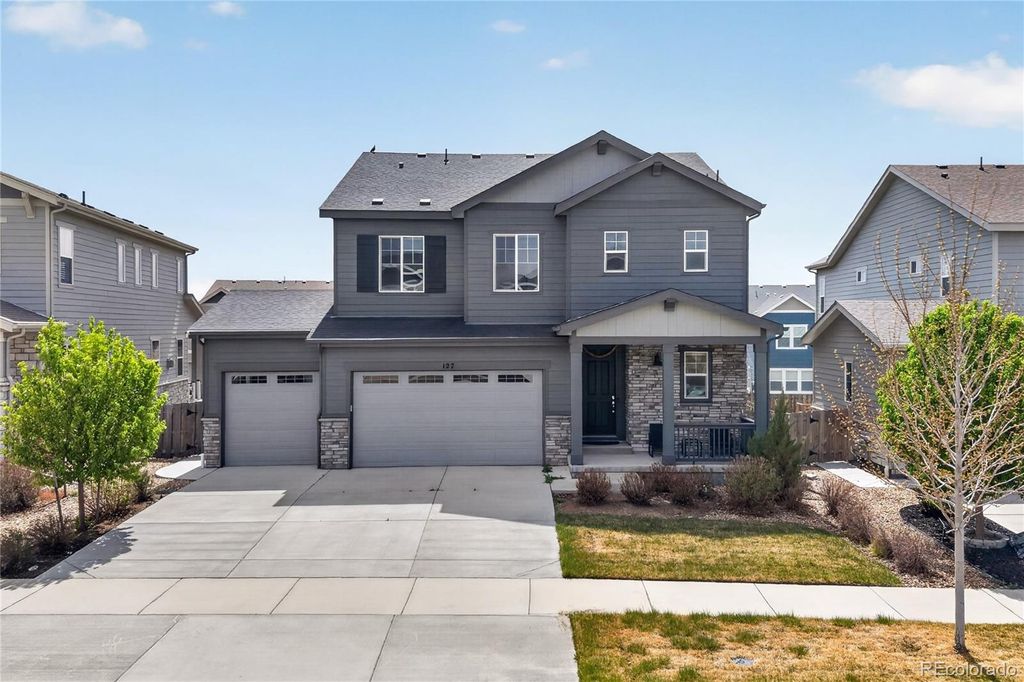 127 N Oak Hill Way, Aurora, CO 80018