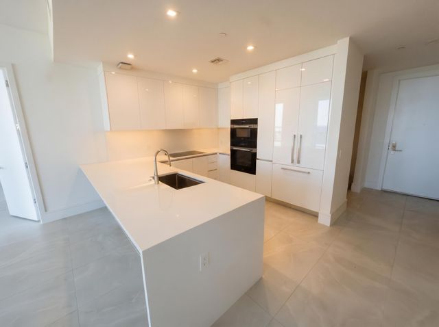 220 Lake Shore Drive, Lake Park, FL 33403