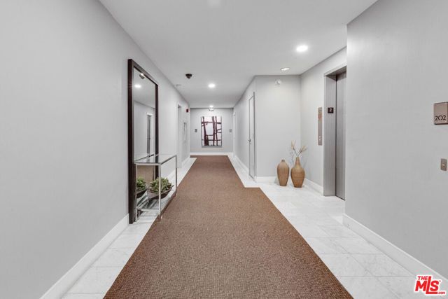 8490 Fountain Avenue 203, West Hollywood, CA 90069