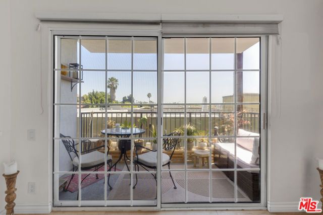 8490 Fountain Avenue 203, West Hollywood, CA 90069