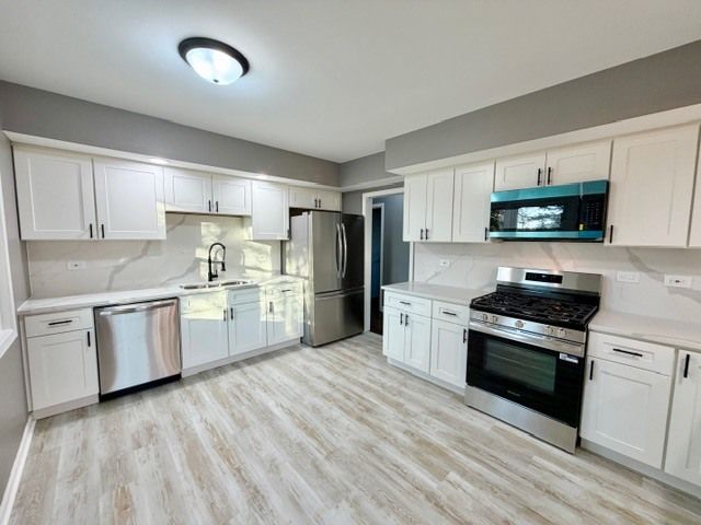 22W070 Byron Avenue, Addison, IL 60101