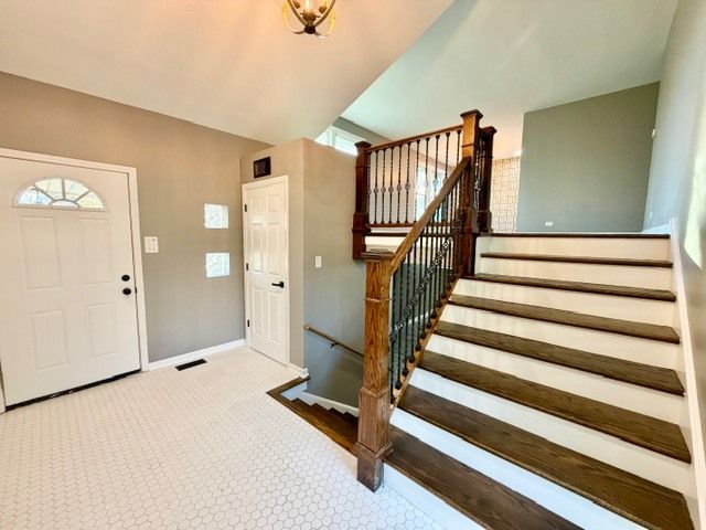 22W070 Byron Avenue, Addison, IL 60101