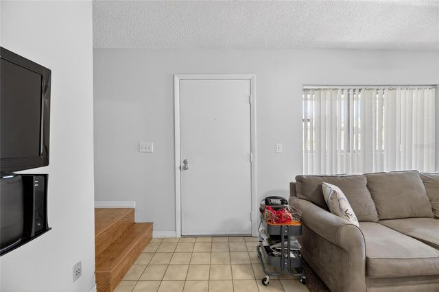 1879 LICHEN LANE B, Clearwater, FL 33760