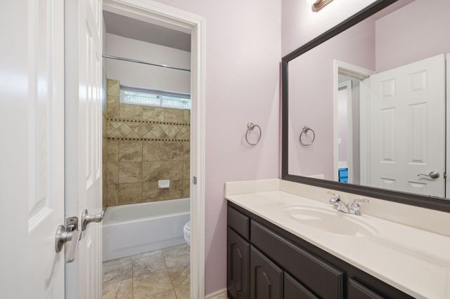 10 Saddlewood Court, Mansfield, TX 76063