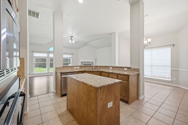 10 Saddlewood Court, Mansfield, TX 76063