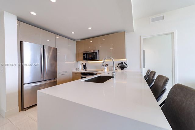 2000 Metropica Way 806, Sunrise, FL 33323