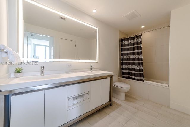 2000 Metropica Way 806, Sunrise, FL 33323