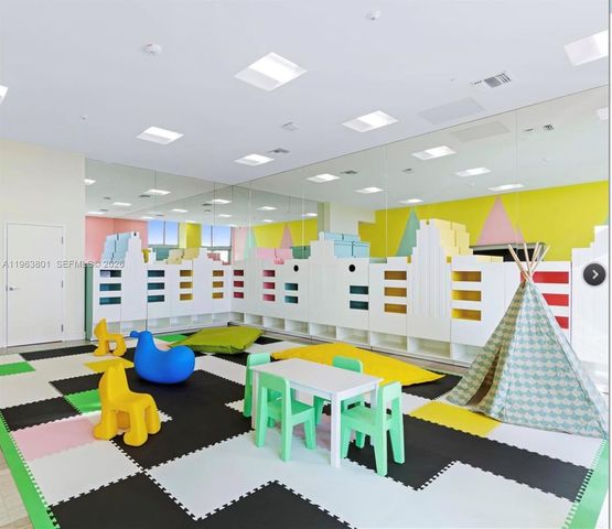 2000 Metropica Way 806, Sunrise, FL 33323